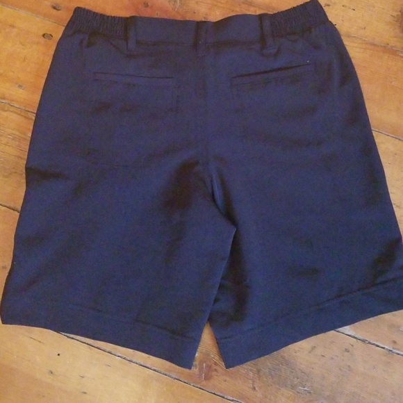 Shorts - Picture 2 of 3